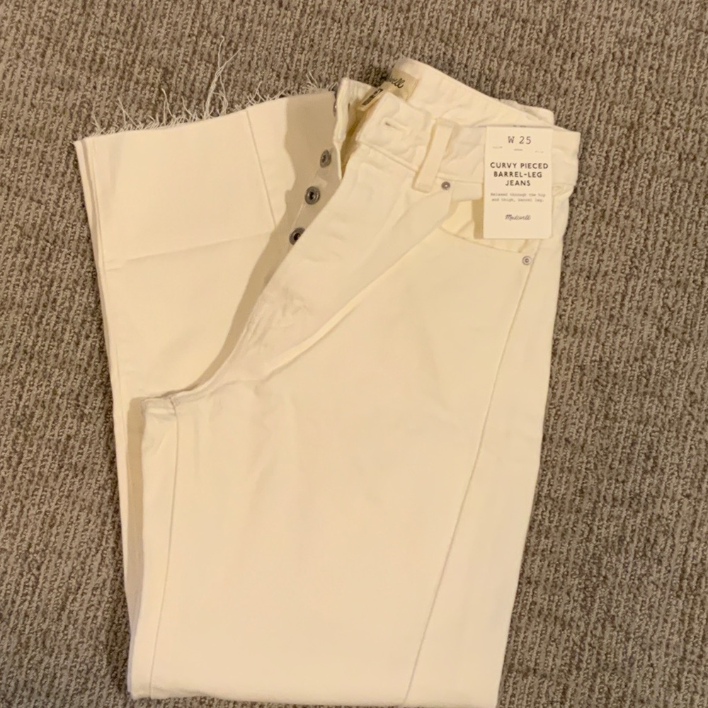 Madewell Curvey Pieced Barrel-leg Jeans; size 25